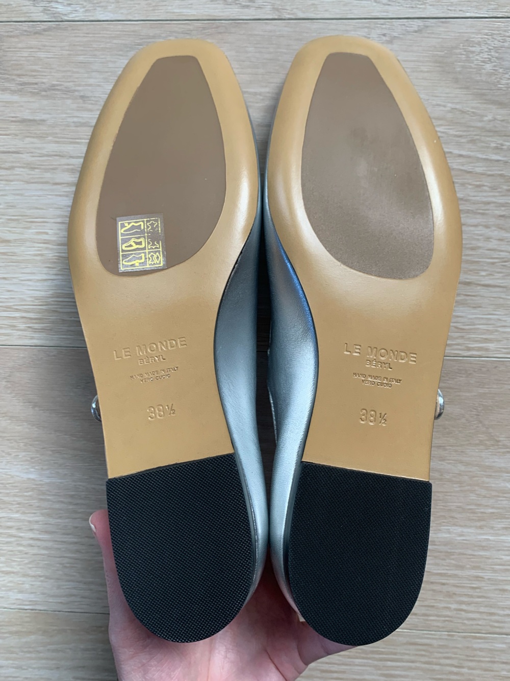 Le Monde Beryl Metallic Silver Leather Mary Jane Flats NWT Size 38.5 IT - Picture 7 of 10